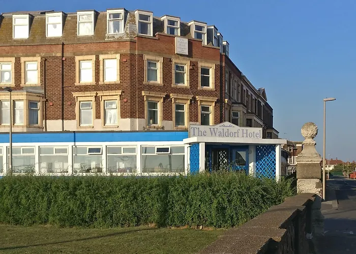 The Waldorf - Near Pleasure Beach & Sandcastle Blackpool